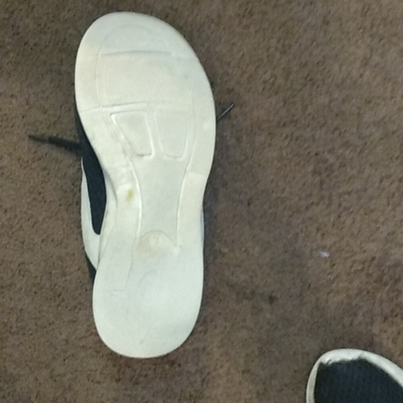 Shoes - Picture 5 of 6